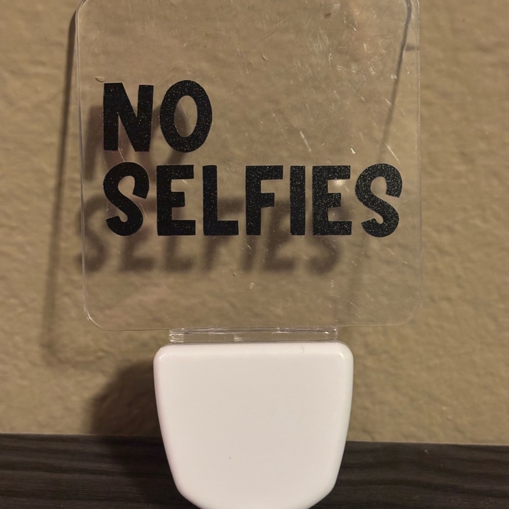 No Brand White Phone Stand